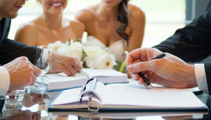 découvrez les étapes essentielles pour choisir le traiteur idéal pour votre mariage. apprenez à évaluer vos besoins, comparer les menus, et trouver le prestataire qui saura ravir vos invités tout en respectant votre budget. offrez à votre événement une touche gastronomique inoubliable.