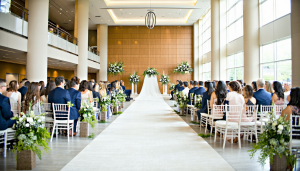 découvrez le déroulement d’un mariage civil en france, les étapes clés de la cérémonie et les obligations légales à respecter pour officialiser votre union.